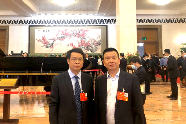 聚焦两会